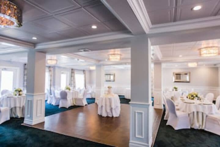 Ballroom/Hall 175 of 273