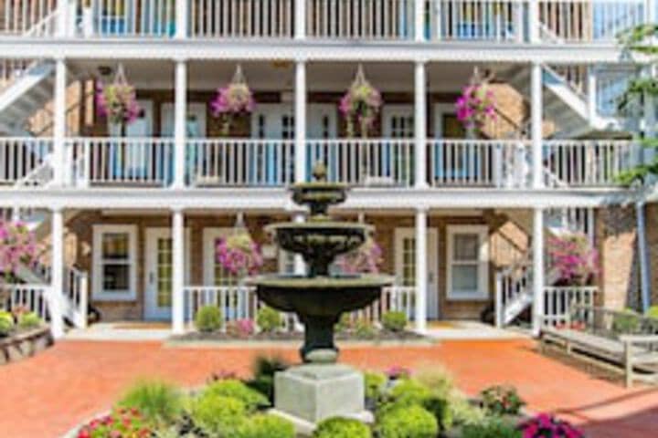 Hotel Exterior 268 of 273