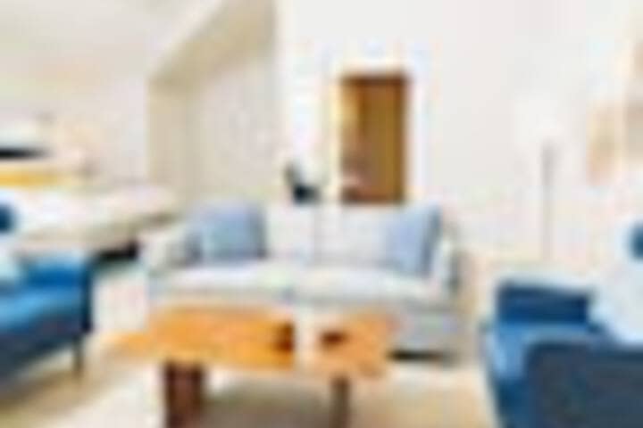 Room 68 of 273